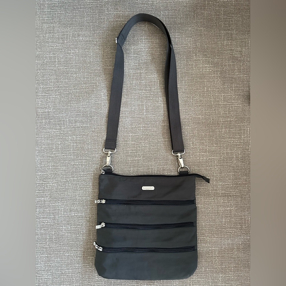 Baggallini Crossbody Bag Gray MultiPocket Travel Purse Adjustable Strap Wristlet - Picture 4 of 11